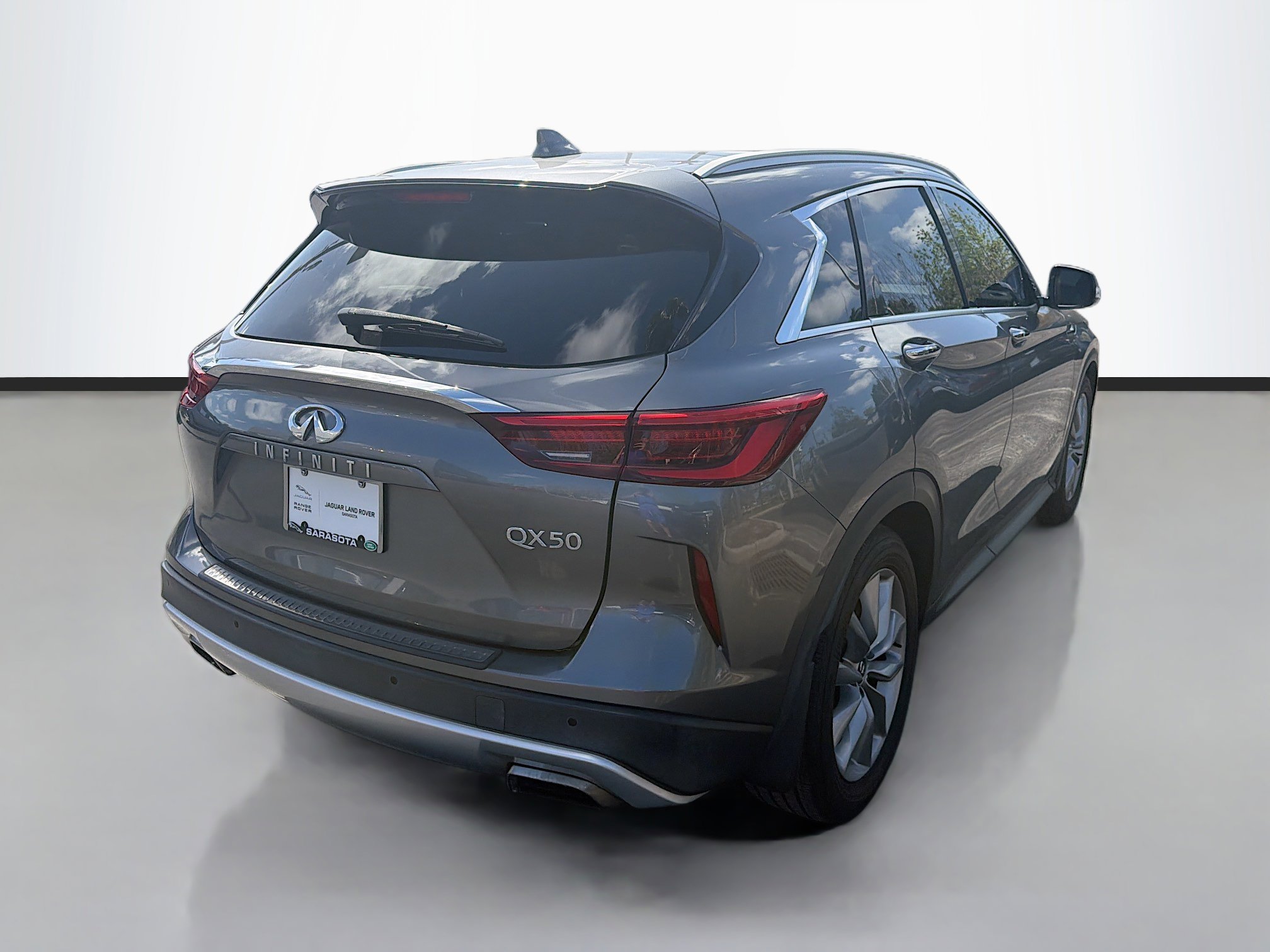 Used 2021 INFINITI QX50 Essential w/ Convenience Package image 5