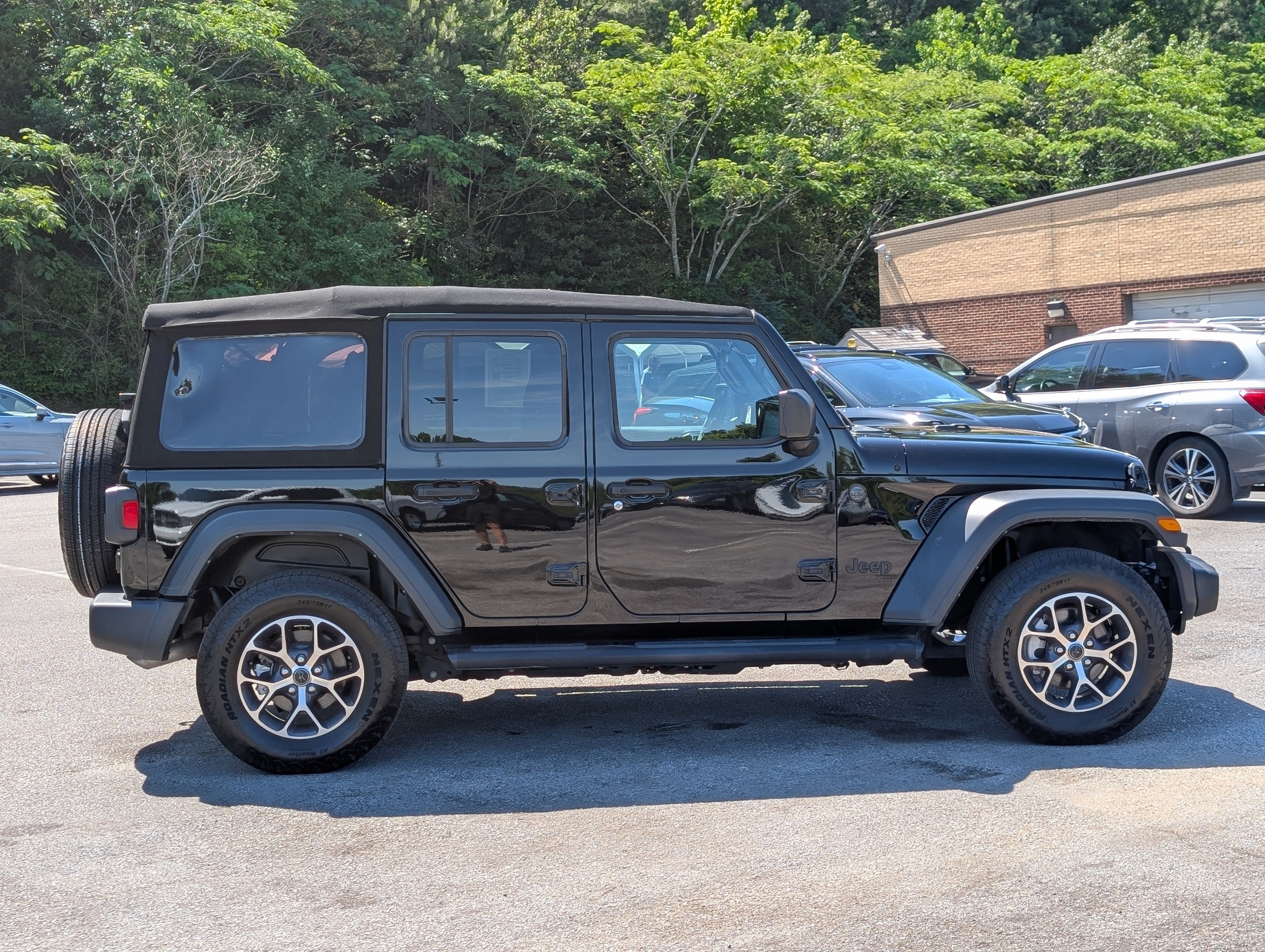 Used 2024 Jeep Wrangler Unlimited Sport AWD/4WD image 10
