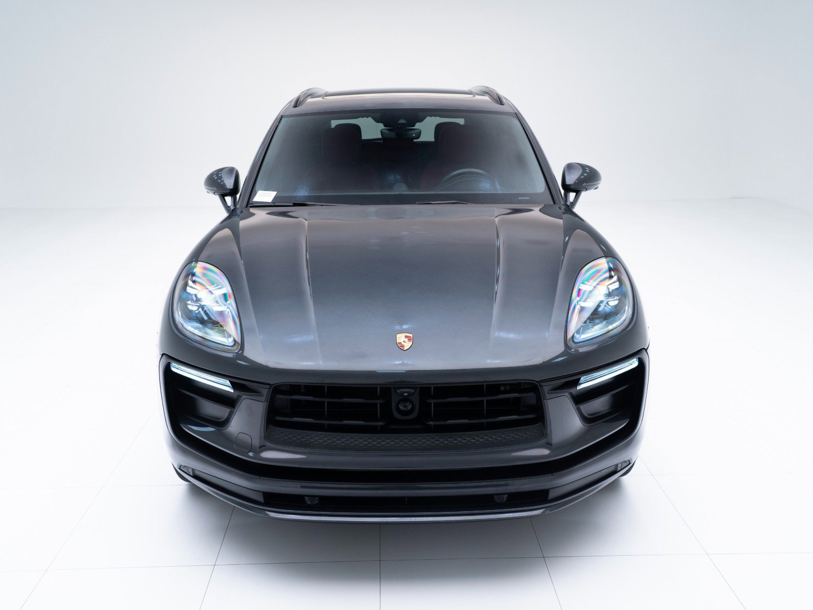Certified 2023 Porsche Macan image 6