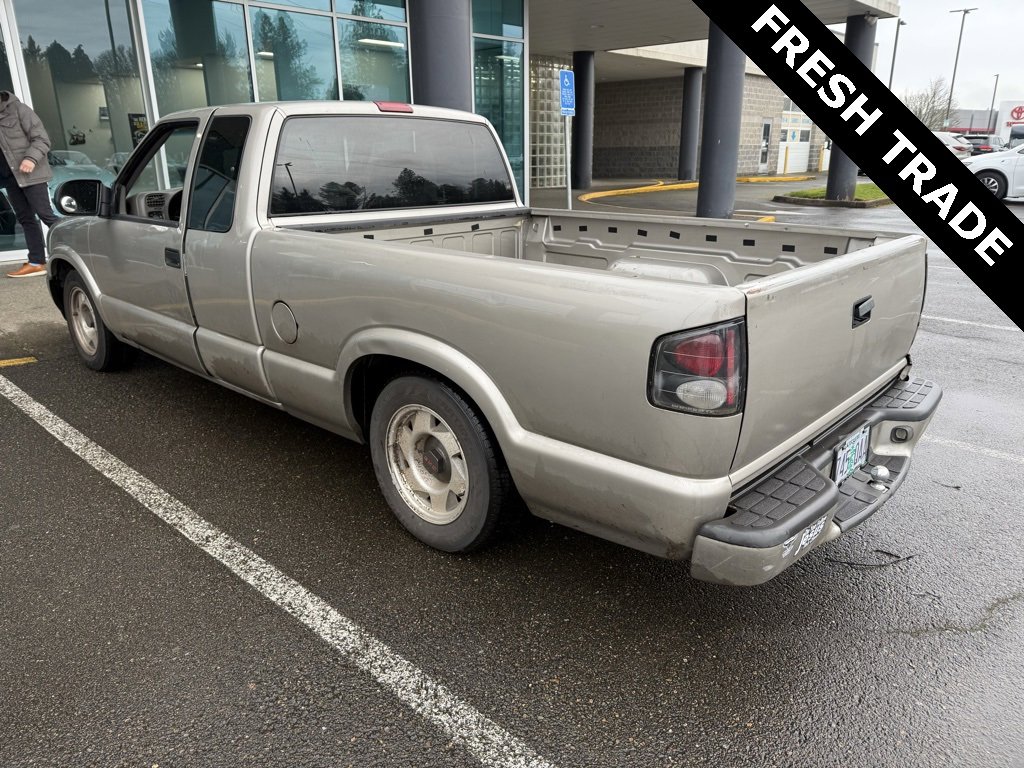 Used 2000 GMC Sonoma SLS w/ SLS Super Spec Pkg 3 image 2