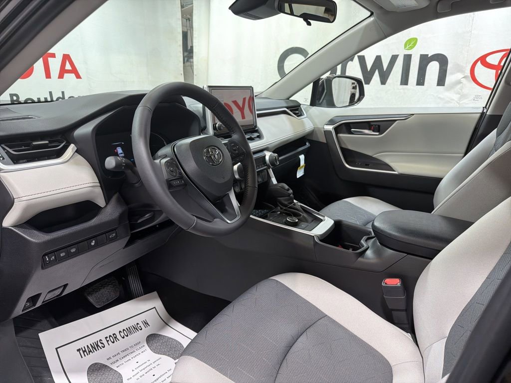 Used 2025 Toyota RAV4 XLE image 22