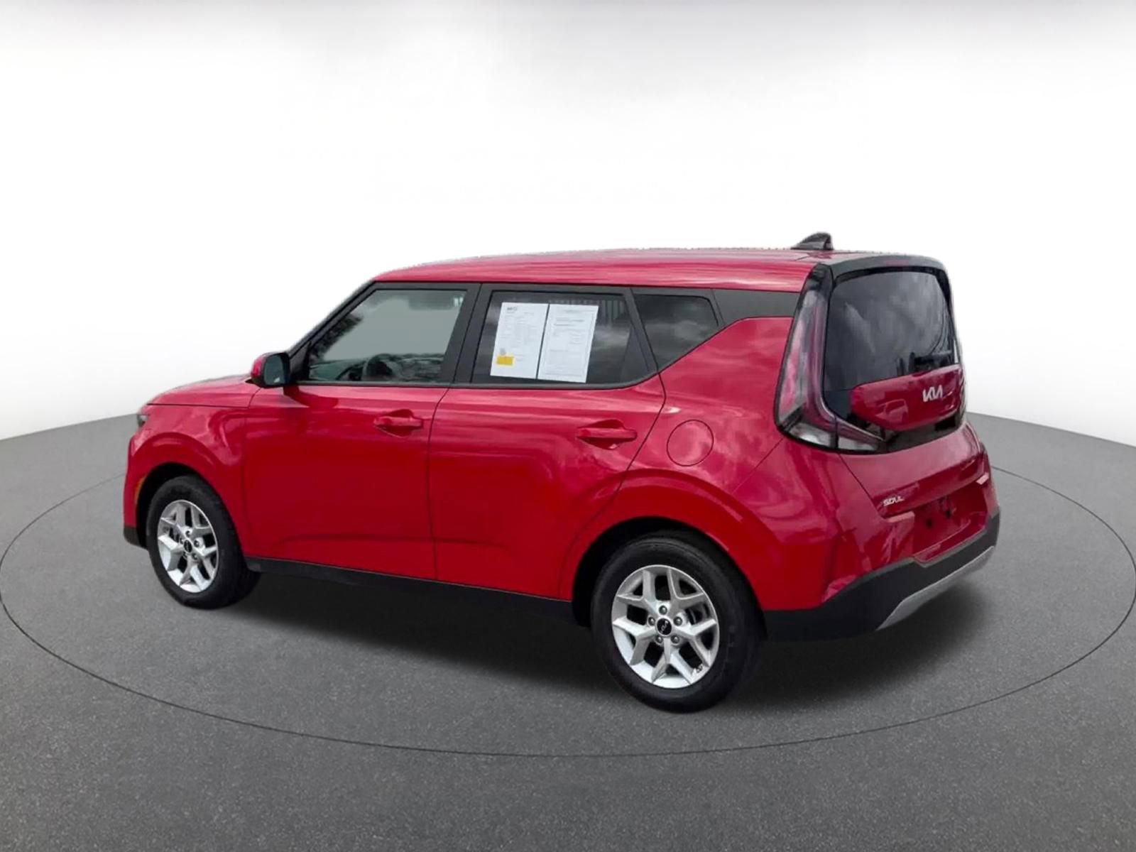 Used 2025 Kia Soul LX w/ LX Technology Package image 8