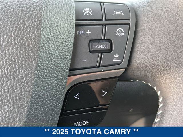 Used 2025 Toyota Camry SE w/ Convenience Package image 15