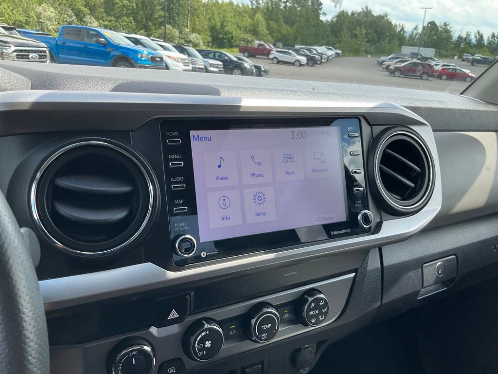 Used 2022 Toyota Tacoma SR5 AWD/4WD image 6