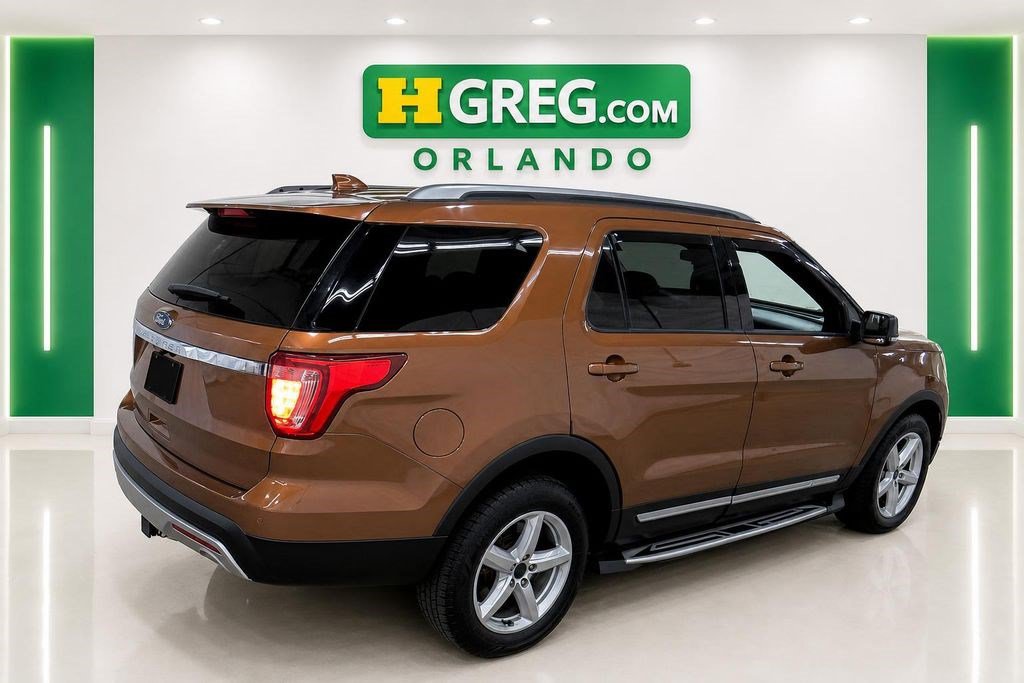 Used 2017 Ford Explorer XLT AWD/4WD image 6
