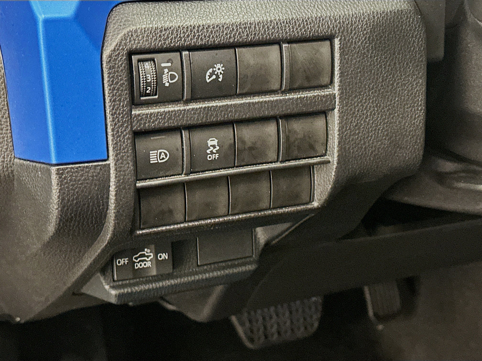 Used 2025 Toyota Tacoma TRD Off-Road AWD/4WD image 17