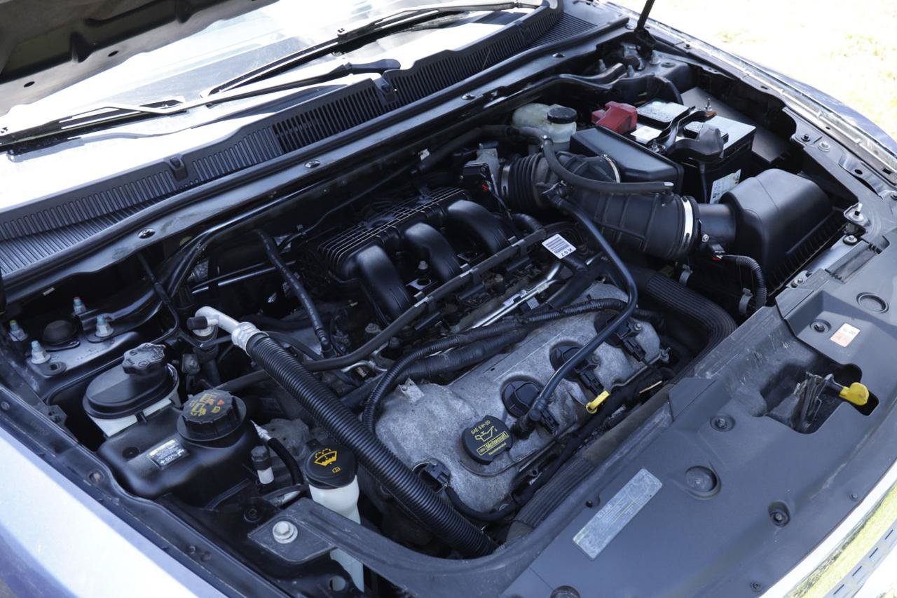 Used 2012 Ford Taurus SEL FWD image 39