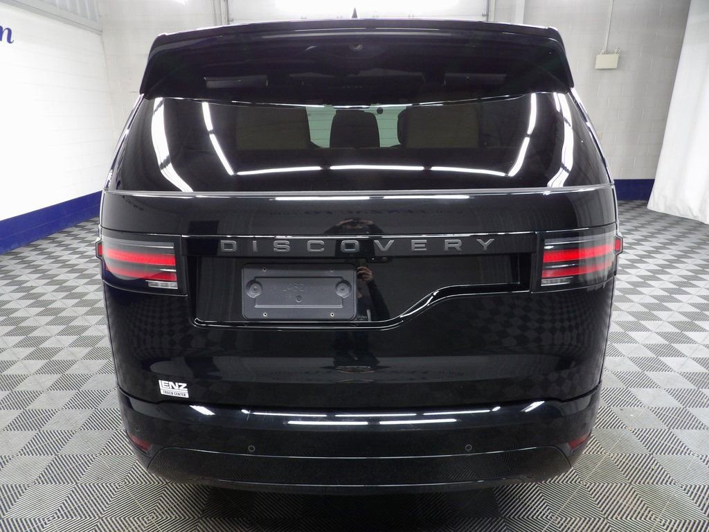 Used 2024 Land Rover Discovery Dynamic SE image 31