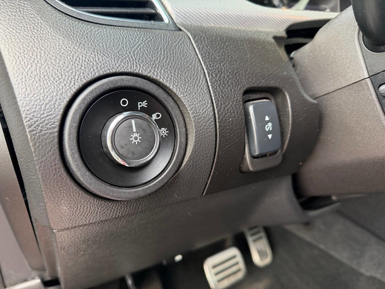 Used 2013 Ford Taurus SHO image 25