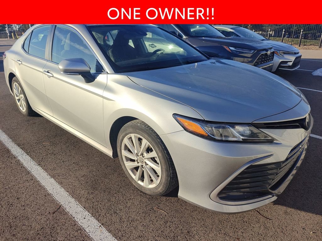 Used 2023 Toyota Camry LE image 3