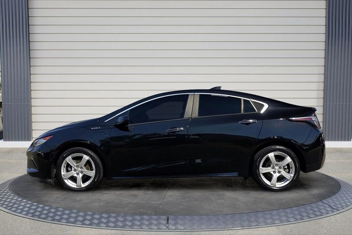 Used 2018 Chevrolet Volt LT image 4