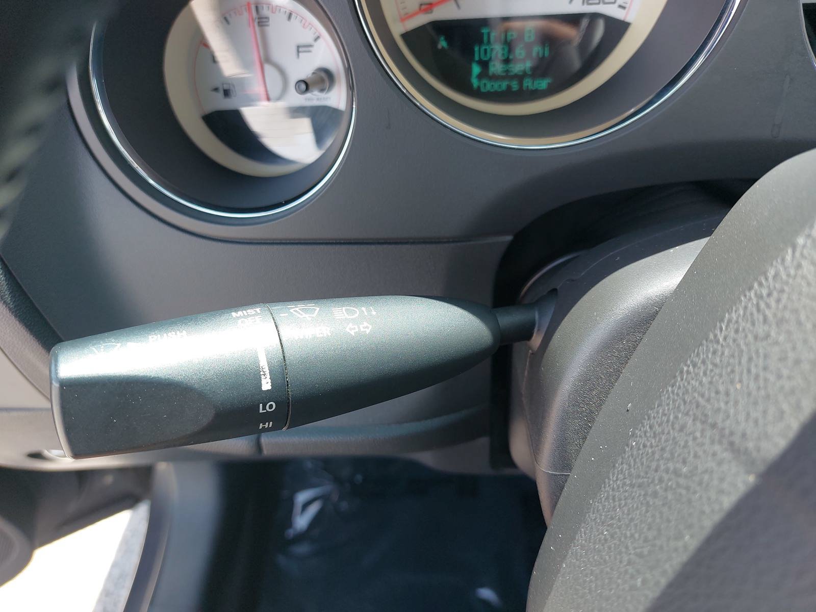 Used 2014 Dodge Challenger R/T RWD image 27