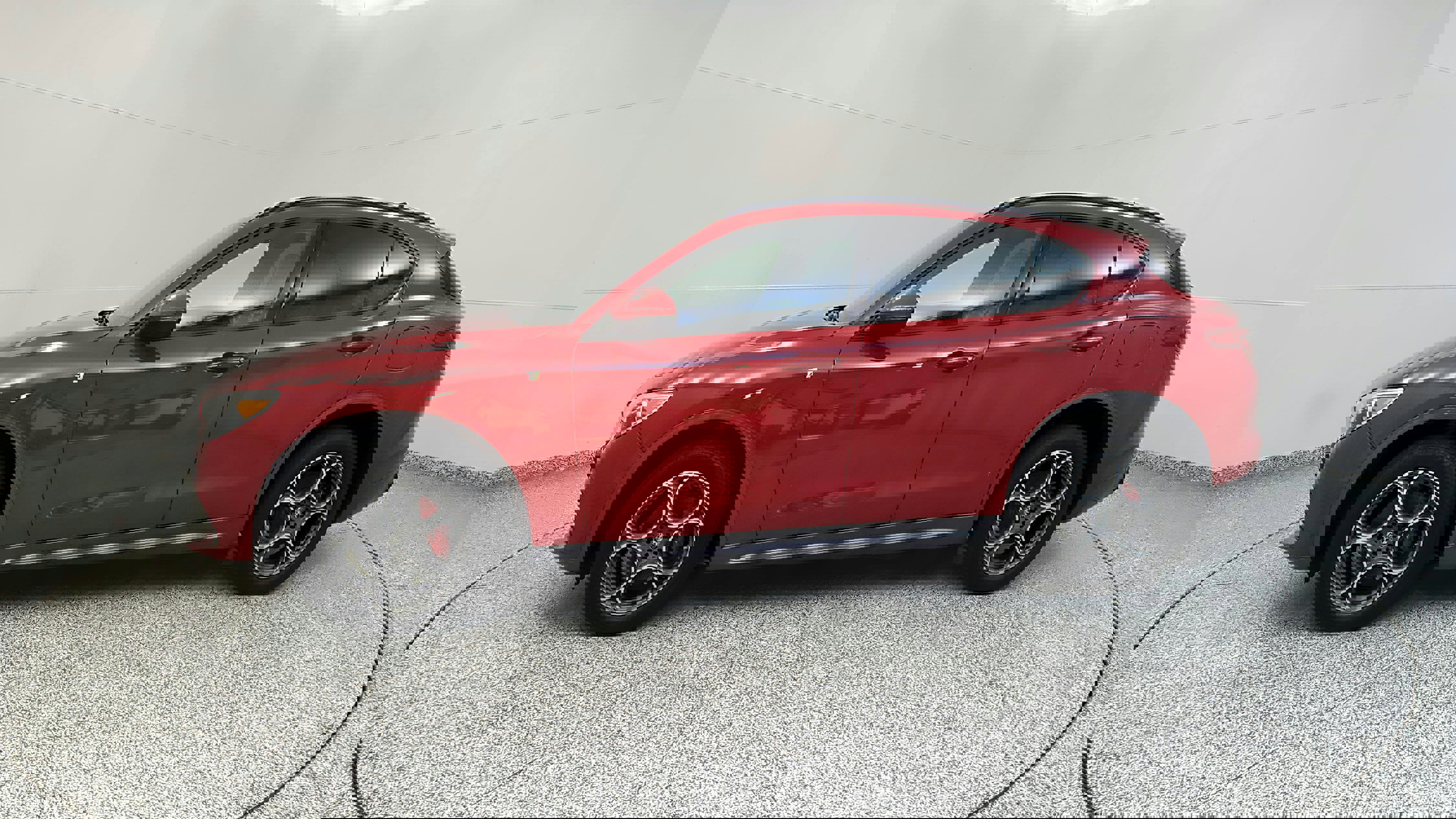 Used 2022 Alfa Romeo Stelvio Ti image 4