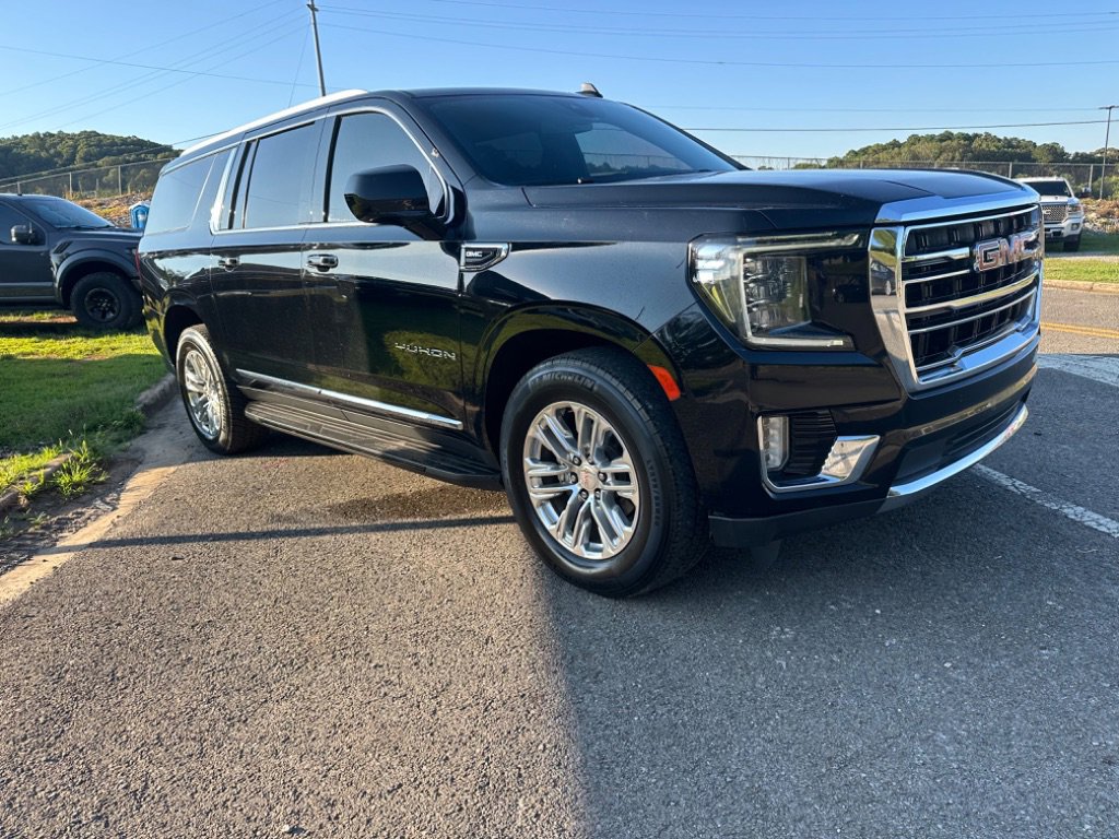 Used 2021 GMC Yukon XL SLT image 4
