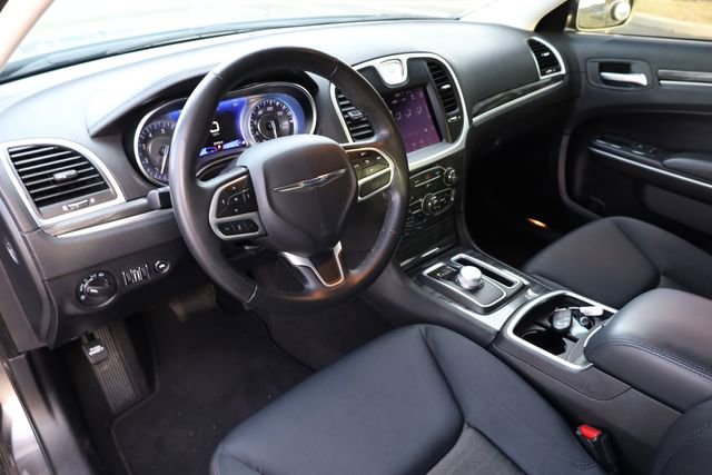 Used 2022 Chrysler 300 Touring w/ Sport Appearance Package image 9