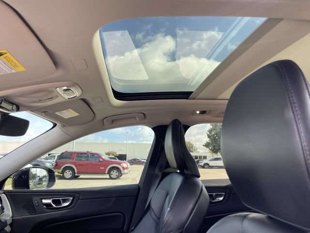 Used 2019 Volvo XC60 T5 Momentum w/ Protection Package Premier FWD image 23