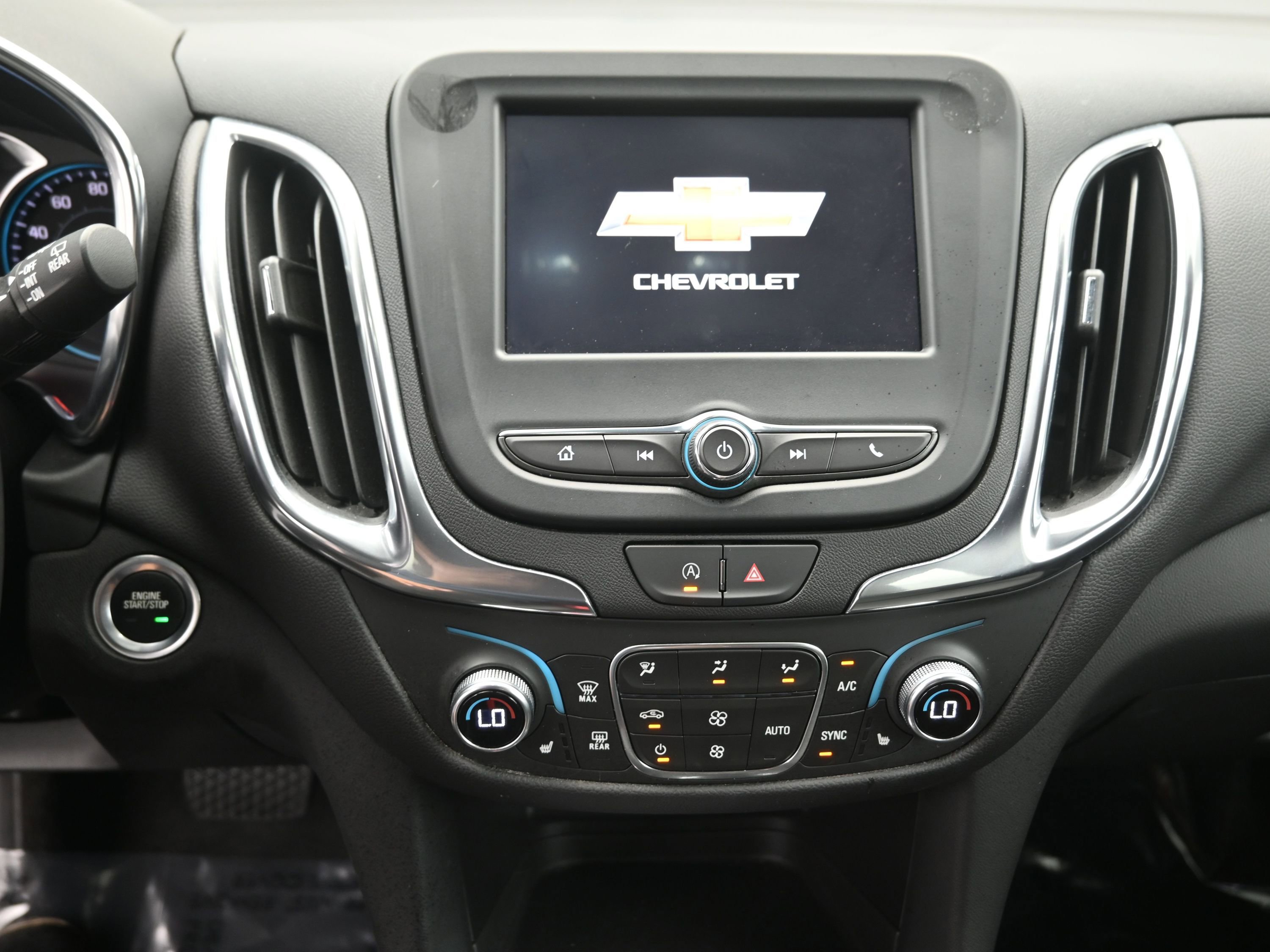 Used 2024 Chevrolet Equinox LT image 13