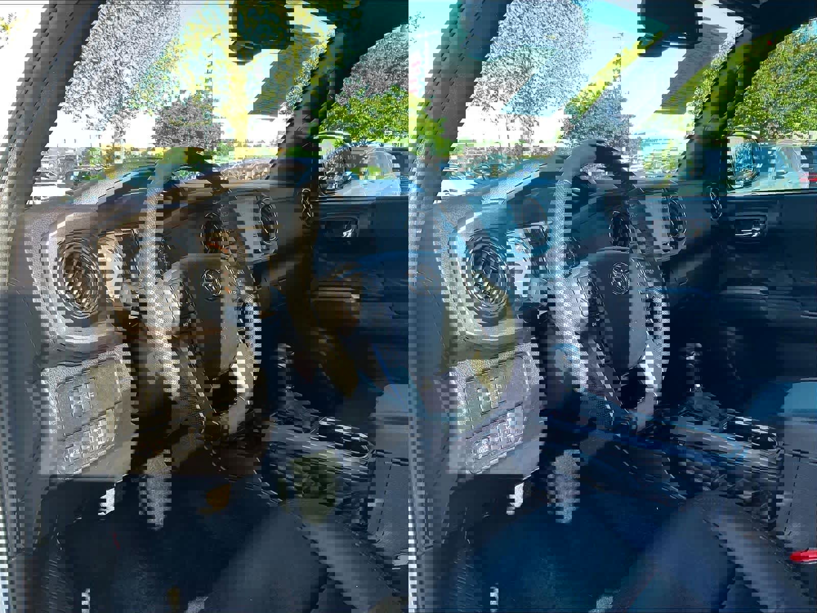 Used 2022 Toyota Tacoma TRD Off-Road w/ TRD Premium Off Road Package image 16