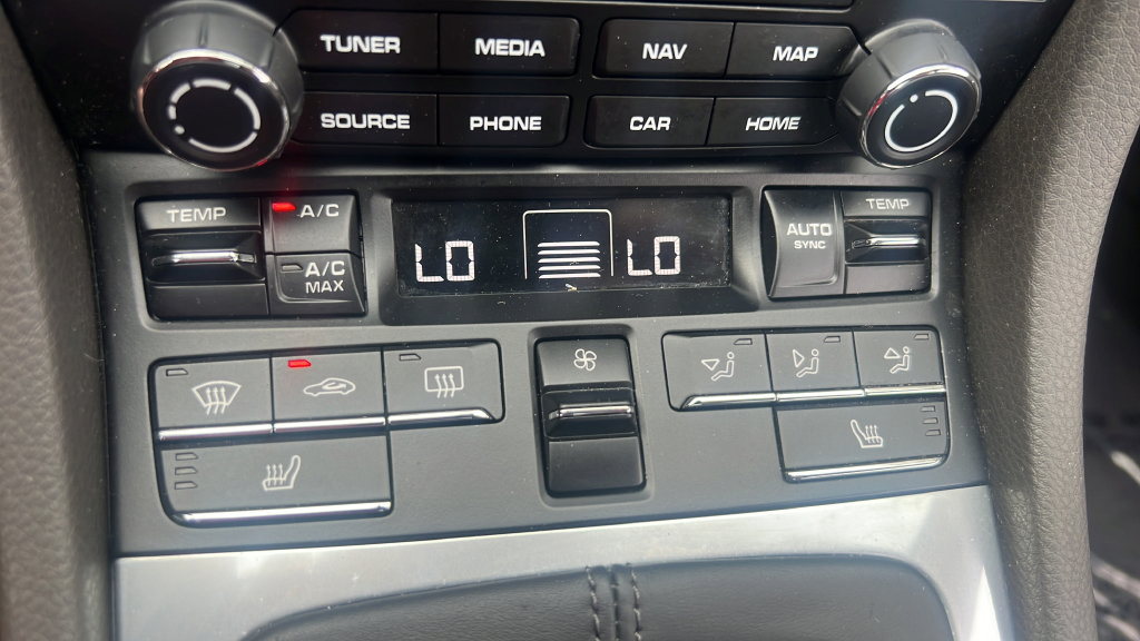 Certified 2019 Porsche 911 Carrera RWD image 26