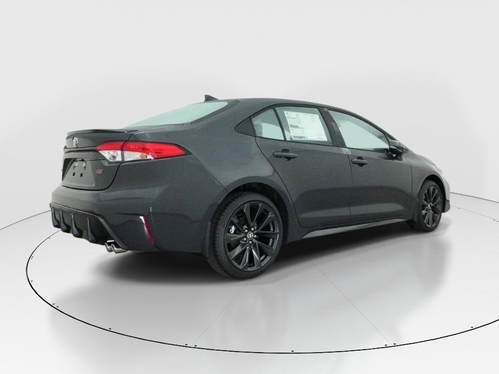 Used 2026 Toyota Corolla SE image 4