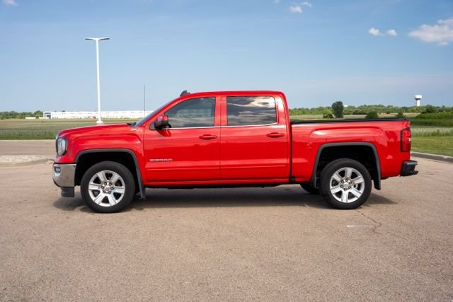 Used 2016 GMC Sierra 1500 SLE w/ SLE Value Package AWD/4WD image 4