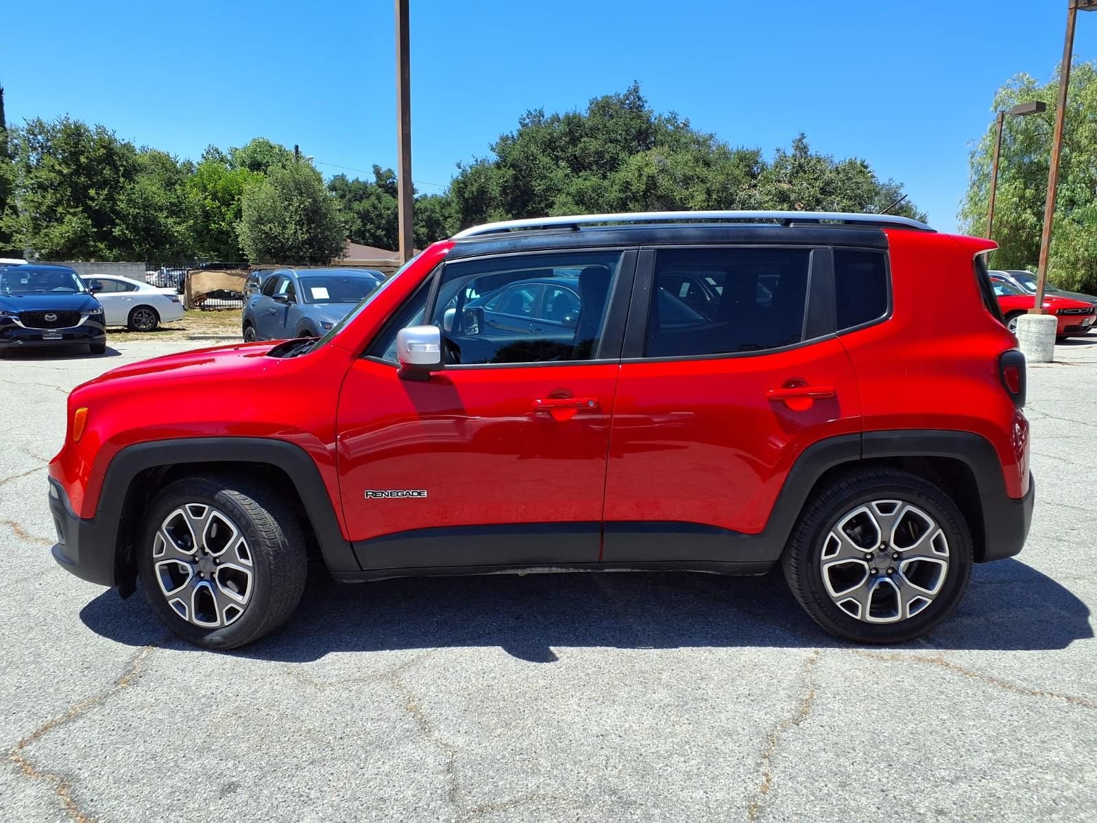 Used 2017 Jeep Renegade Limited FWD image 3
