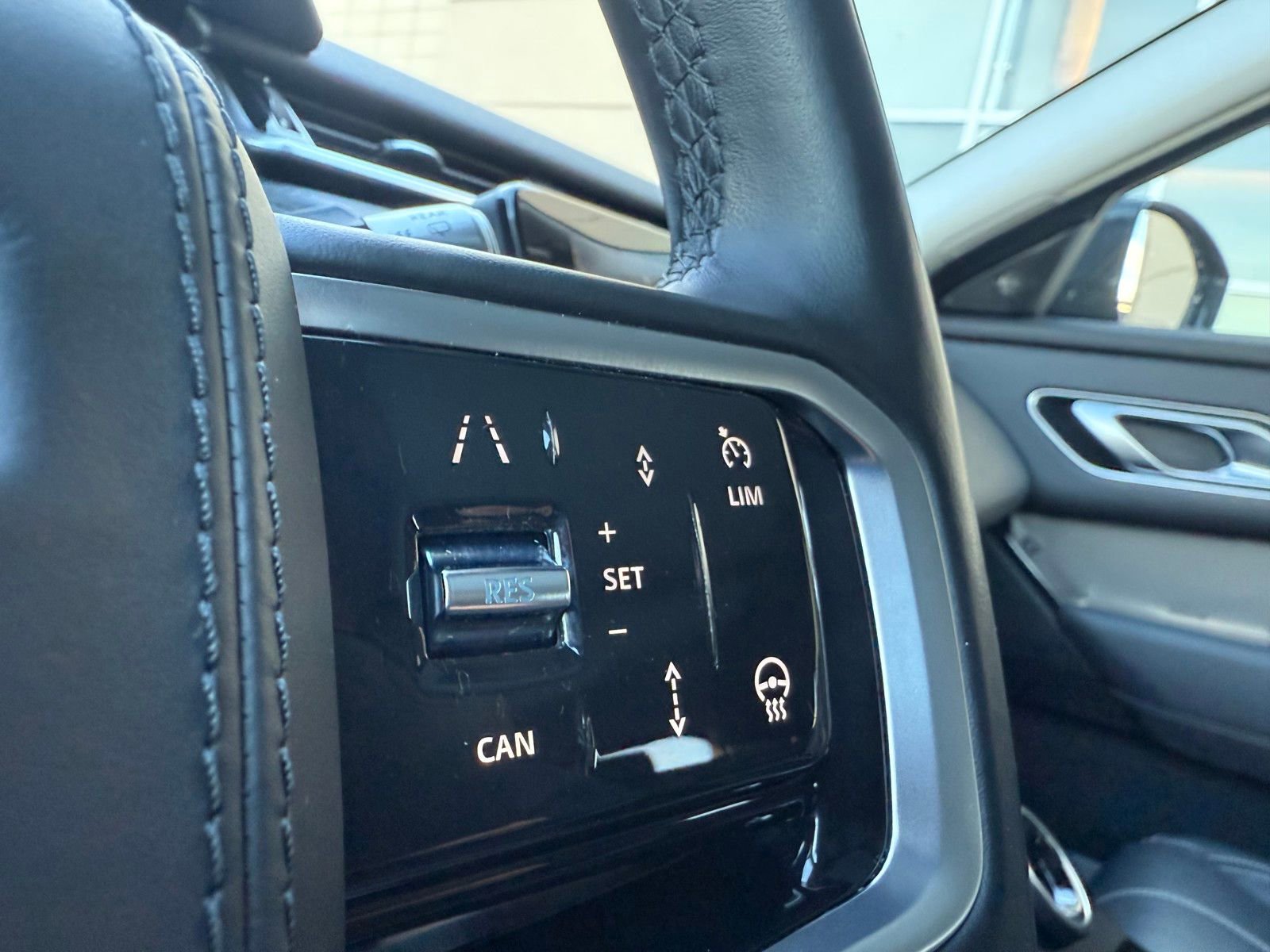 Used 2022 Land Rover Range Rover Velar S image 17