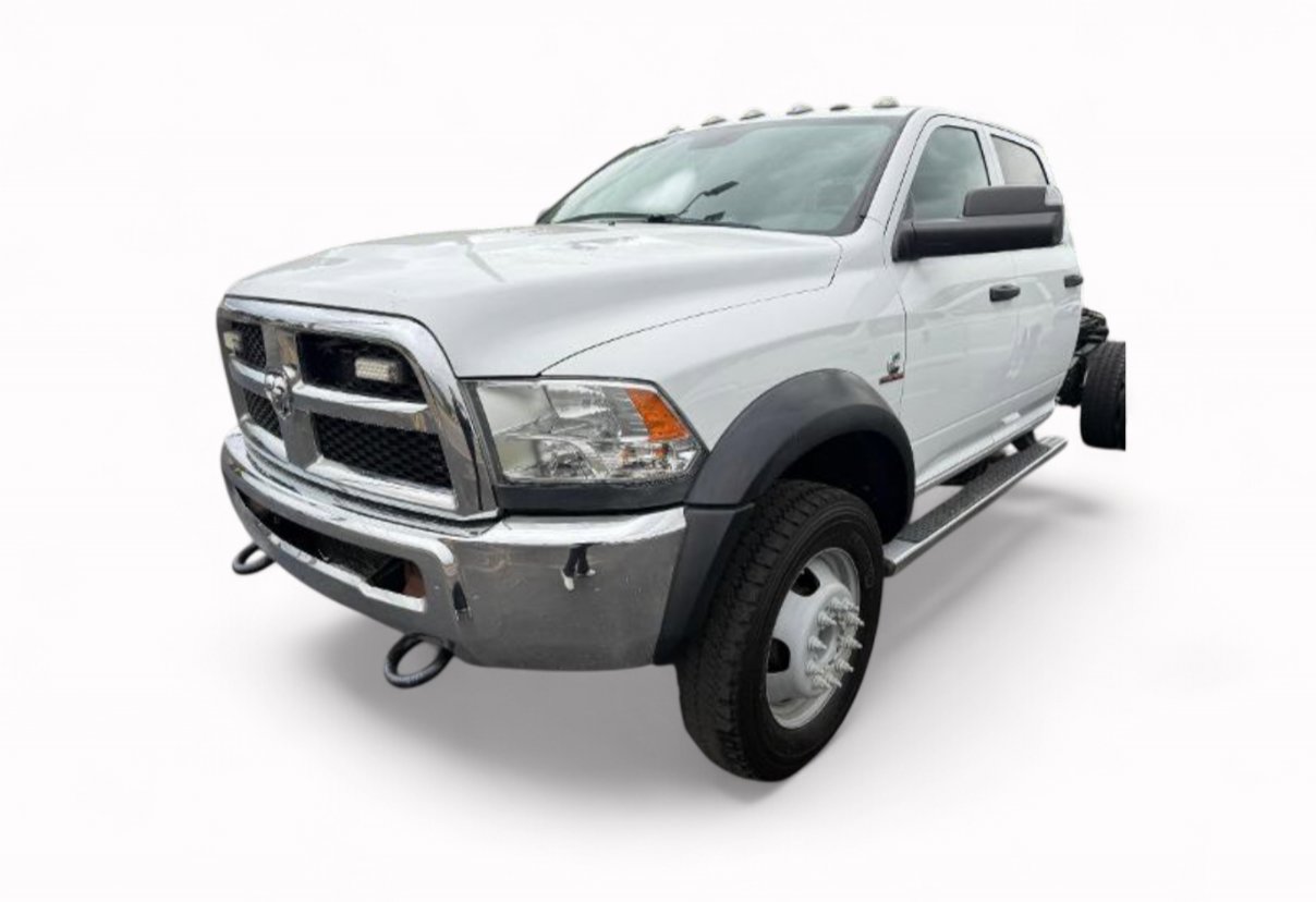 Used 2018 RAM 5500 Tradesman w/ Chrome Appearance Group AWD/4WD image 2