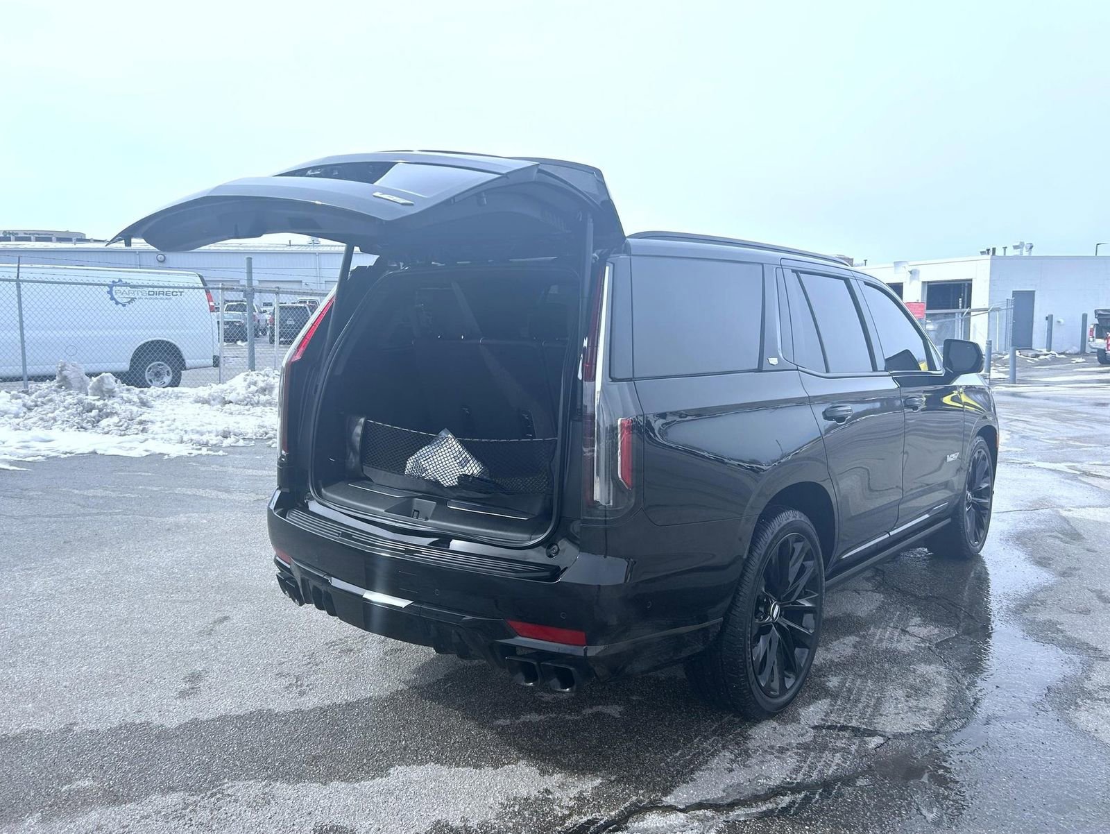 Certified 2024 Cadillac Escalade V w/ LPO, ONYX Package image 23