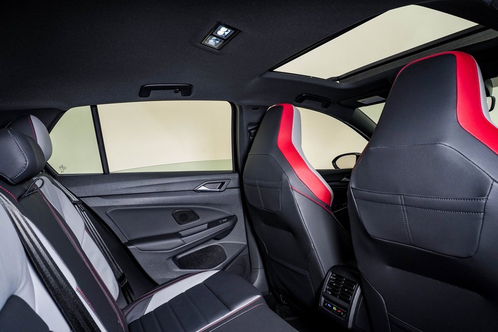 Used 2024 Volkswagen GTI Autobahn image 20