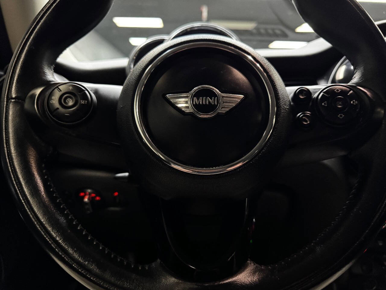 Used 2018 MINI Cooper 2-Door Hardtop w/ Signature Line Package image 20