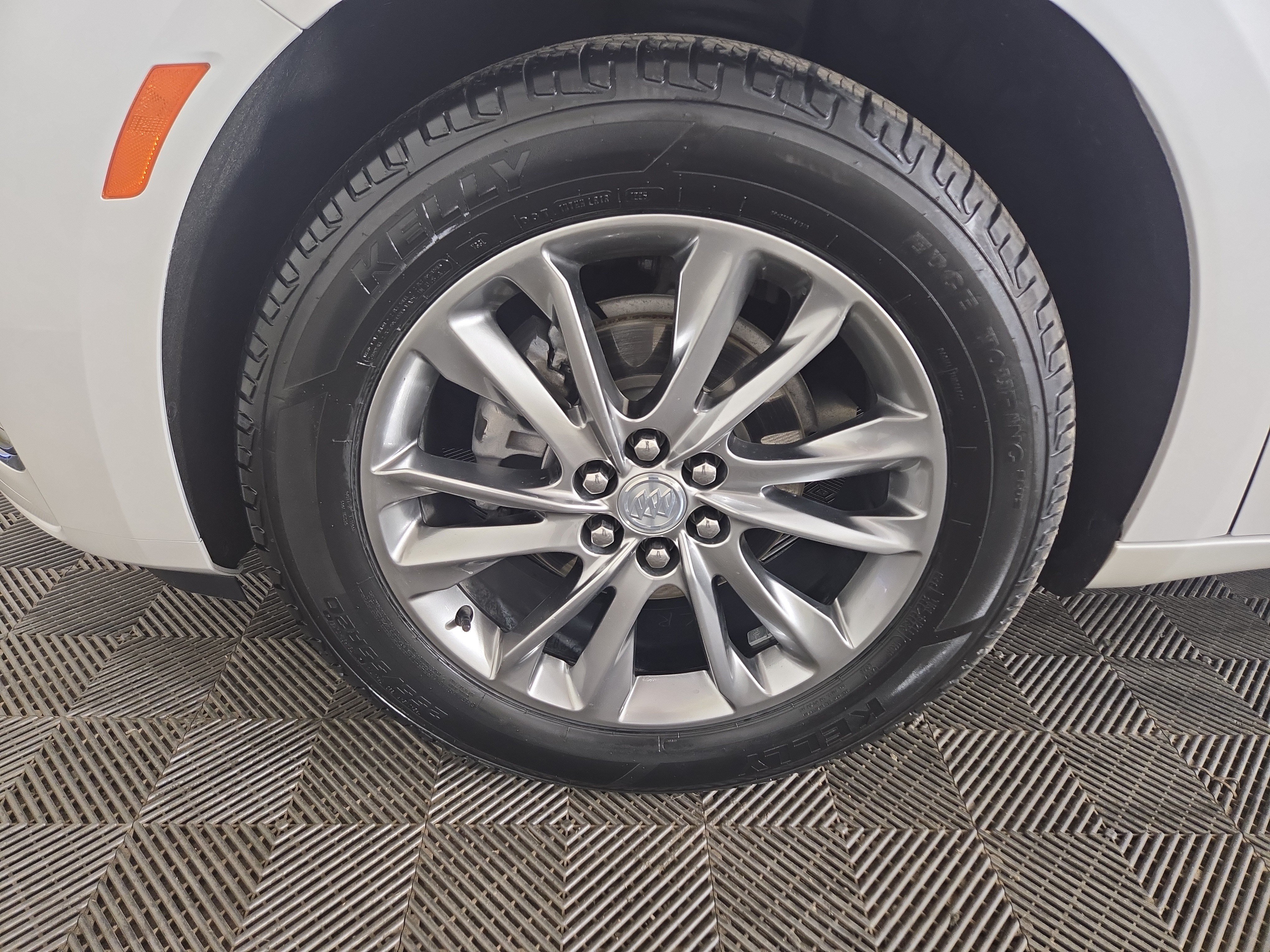 Certified 2022 Buick Enclave Avenir w/ Trailering Package, 5000 lbs. AWD/4WD image 35