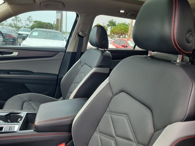 Used 2024 Volkswagen Atlas Peak Edition SE AWD/4WD image 19