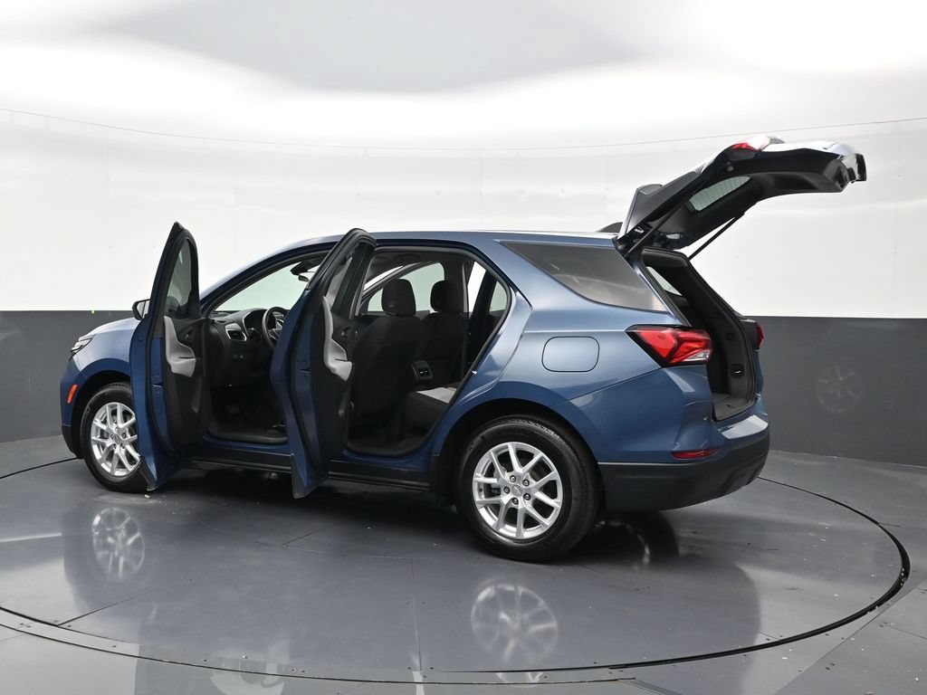 Used 2024 Chevrolet Equinox LS FWD image 32