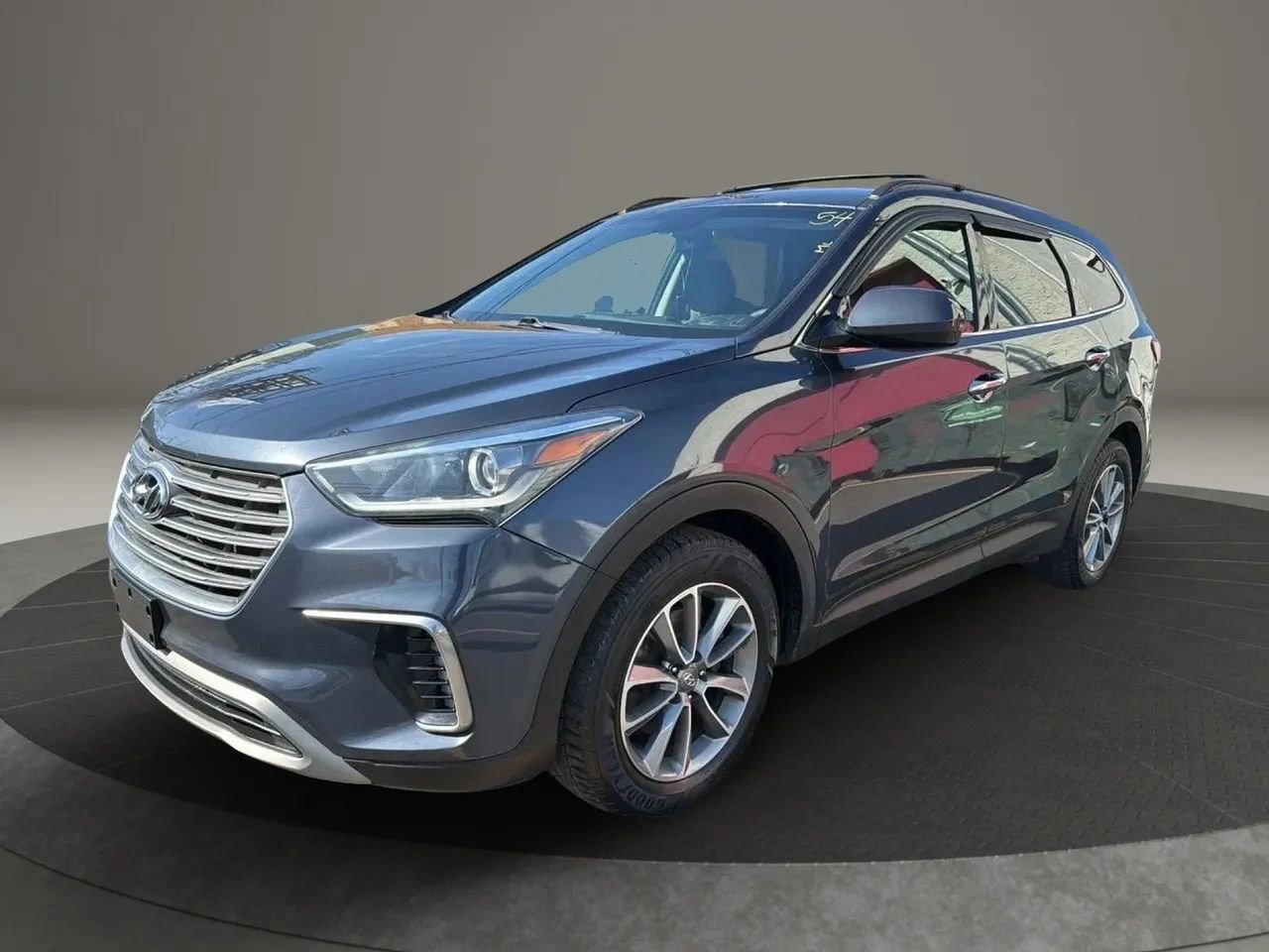 Used 2017 Hyundai Santa Fe SE AWD/4WD image 1