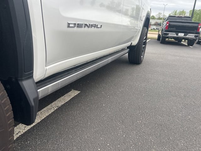 Used 2025 GMC Sierra 1500 Denali AWD/4WD image 12