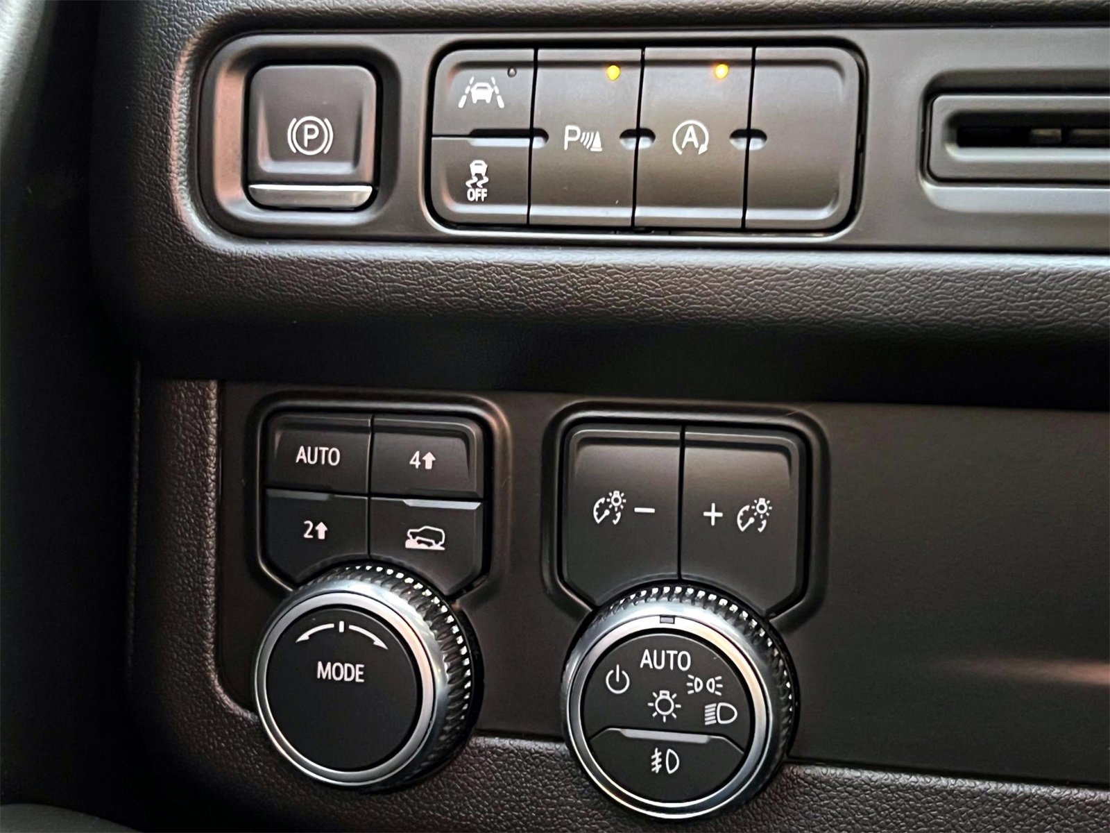 Used 2023 GMC Yukon XL SLT image 26