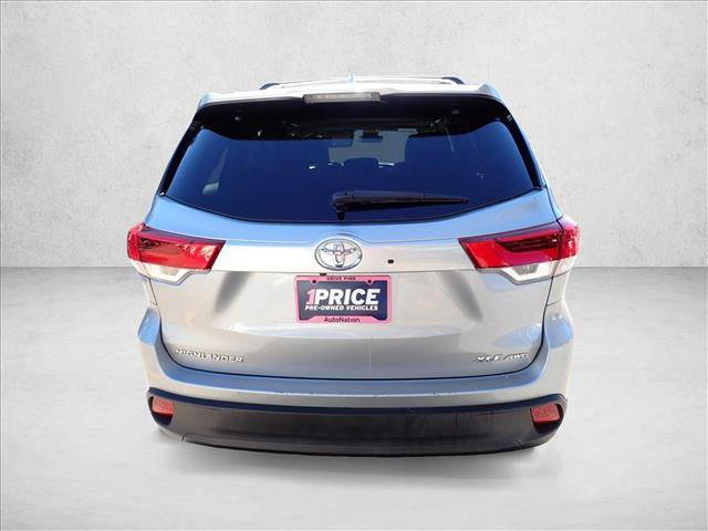 Certified 2018 Toyota Highlander XLE AWD/4WD image 3