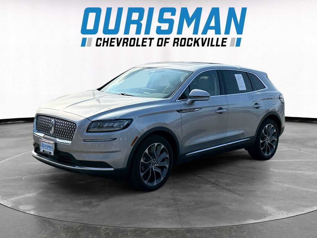 Used 2023 Lincoln Nautilus Reserve AWD/4WD image 2