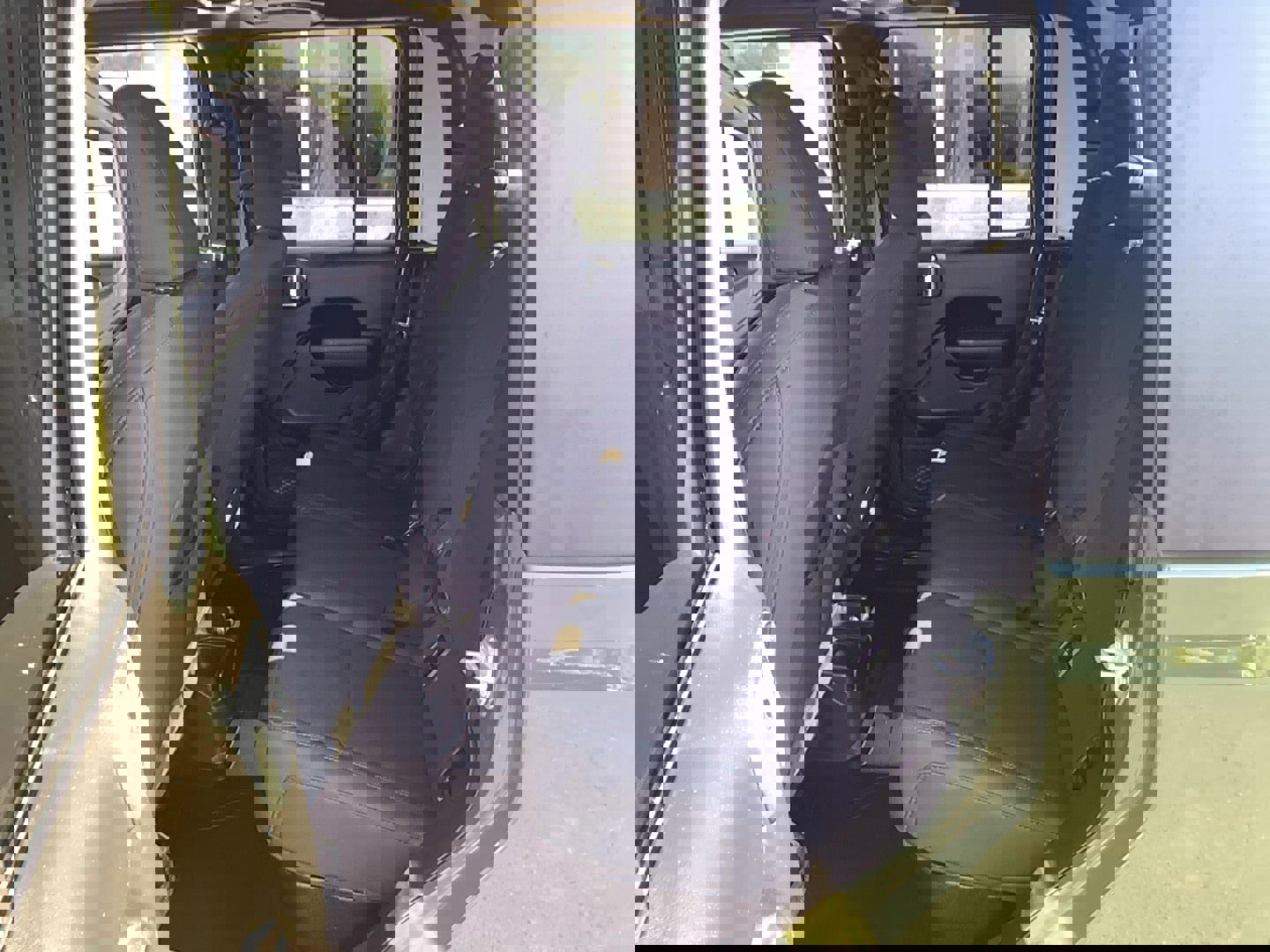 Certified 2021 Jeep Gladiator Willys image 9