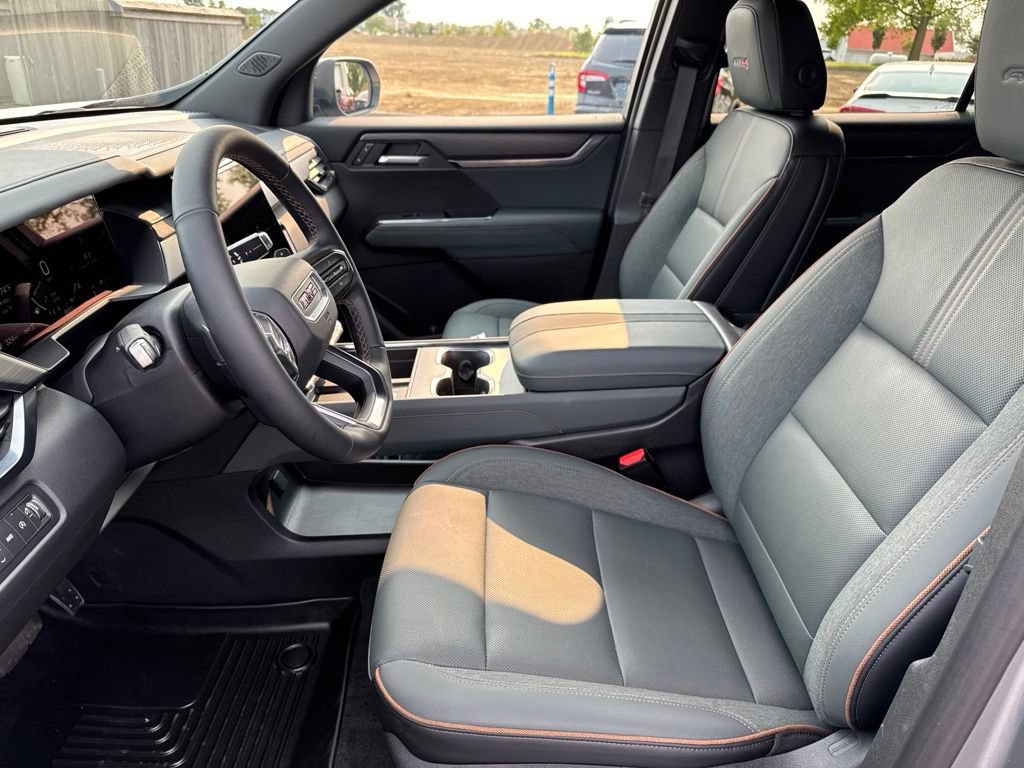 Used 2025 GMC Acadia AT4 AWD/4WD image 28