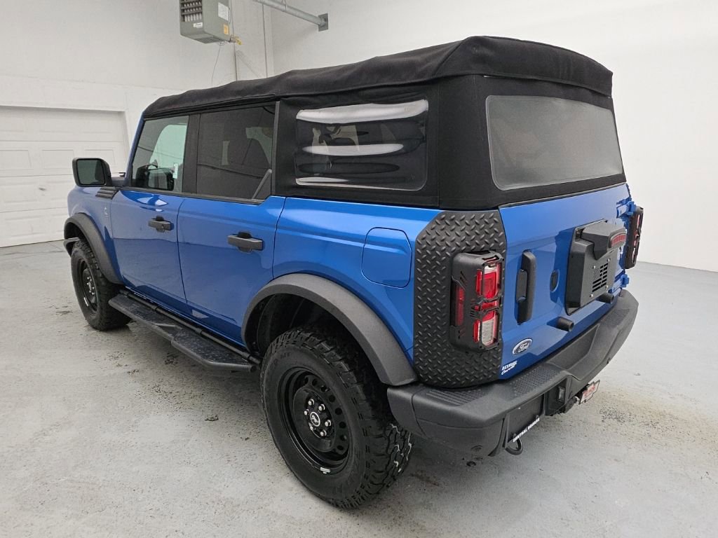 Used 2022 Ford Bronco Black Diamond image 10