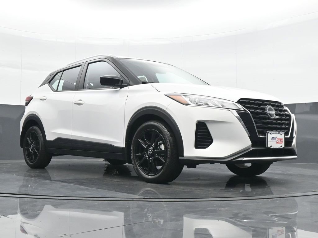 Used 2023 Nissan Kicks SV image 24