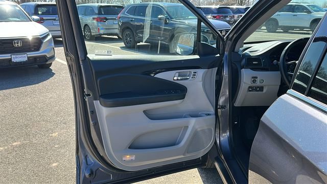Used 2021 Honda Pilot Touring image 8