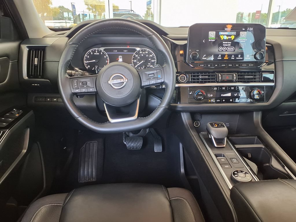 Used 2023 Nissan Pathfinder SL w/ Lighting Package (N92) AWD/4WD image 14