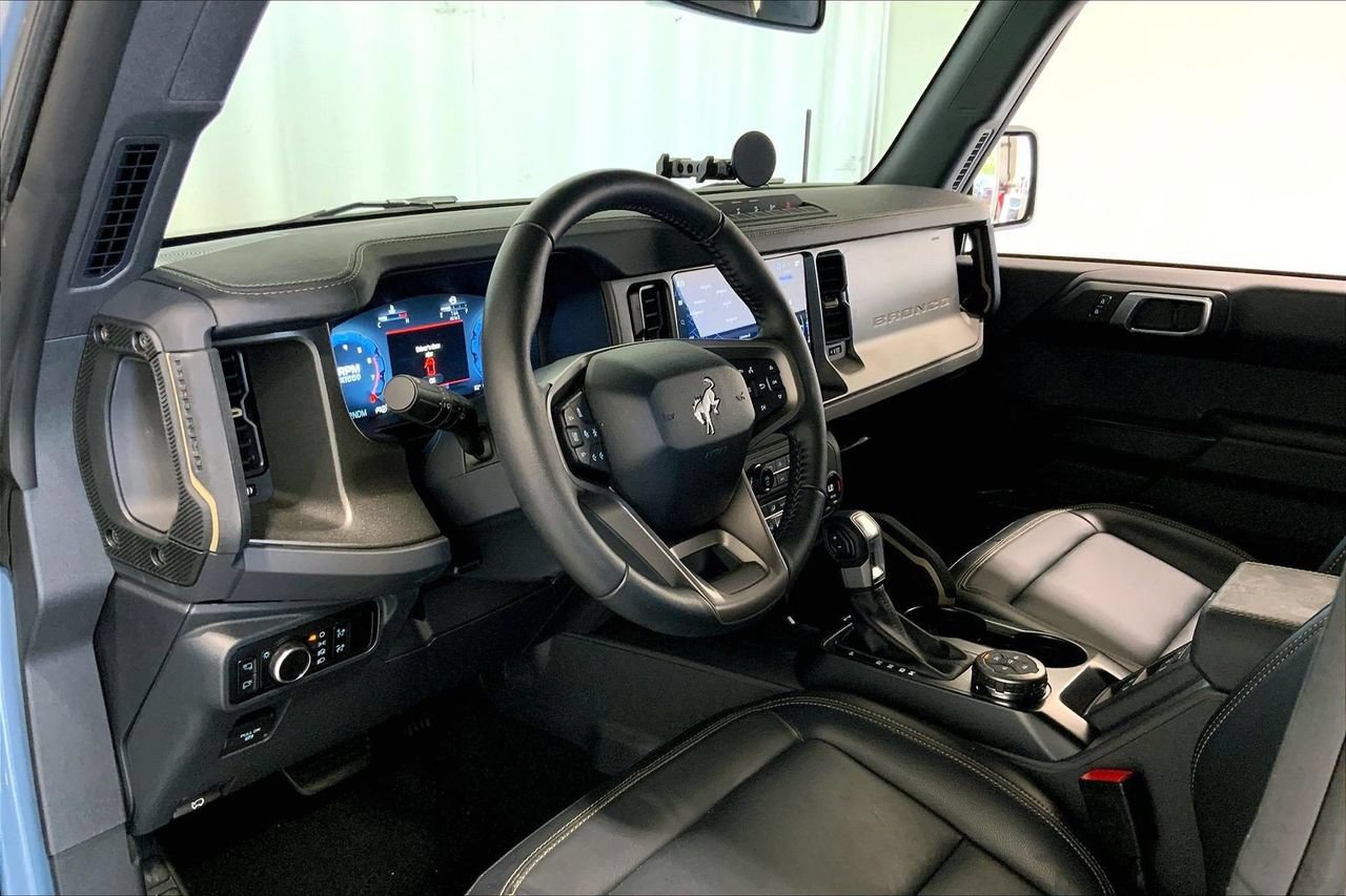 Used 2025 Ford Bronco Badlands AWD/4WD image 14