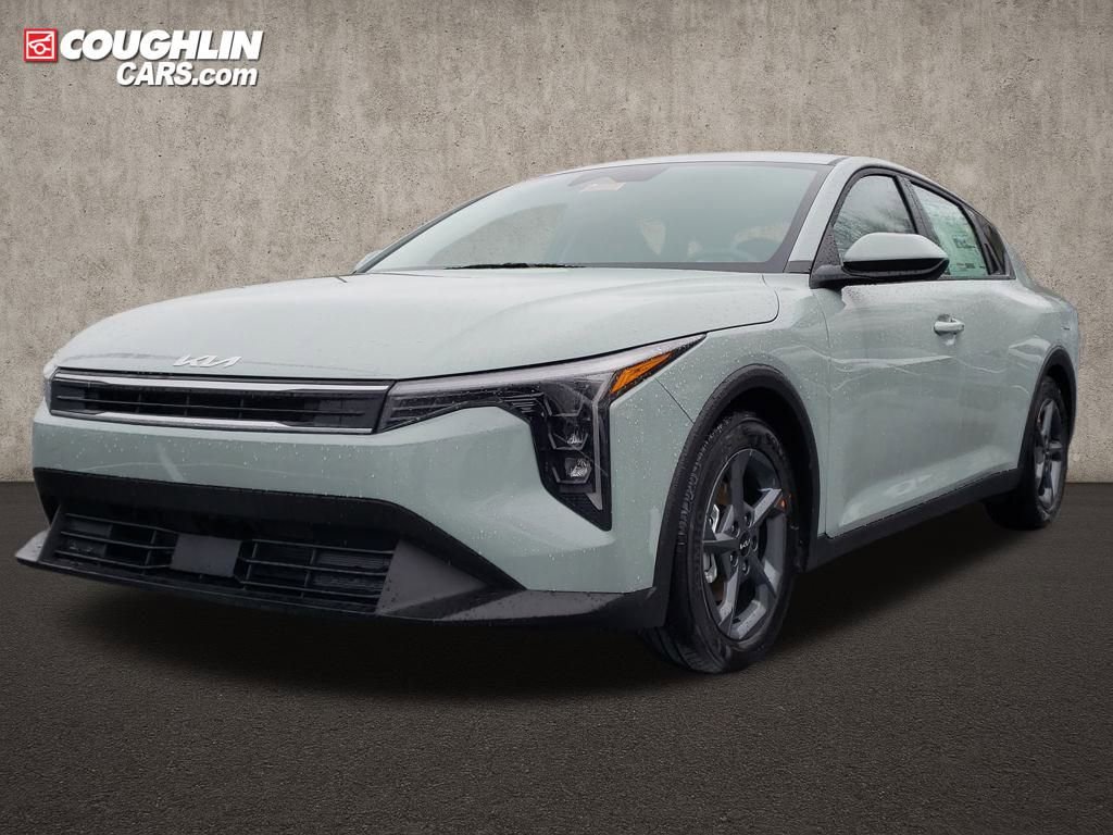 New 2025 Kia K4 LXS image 3