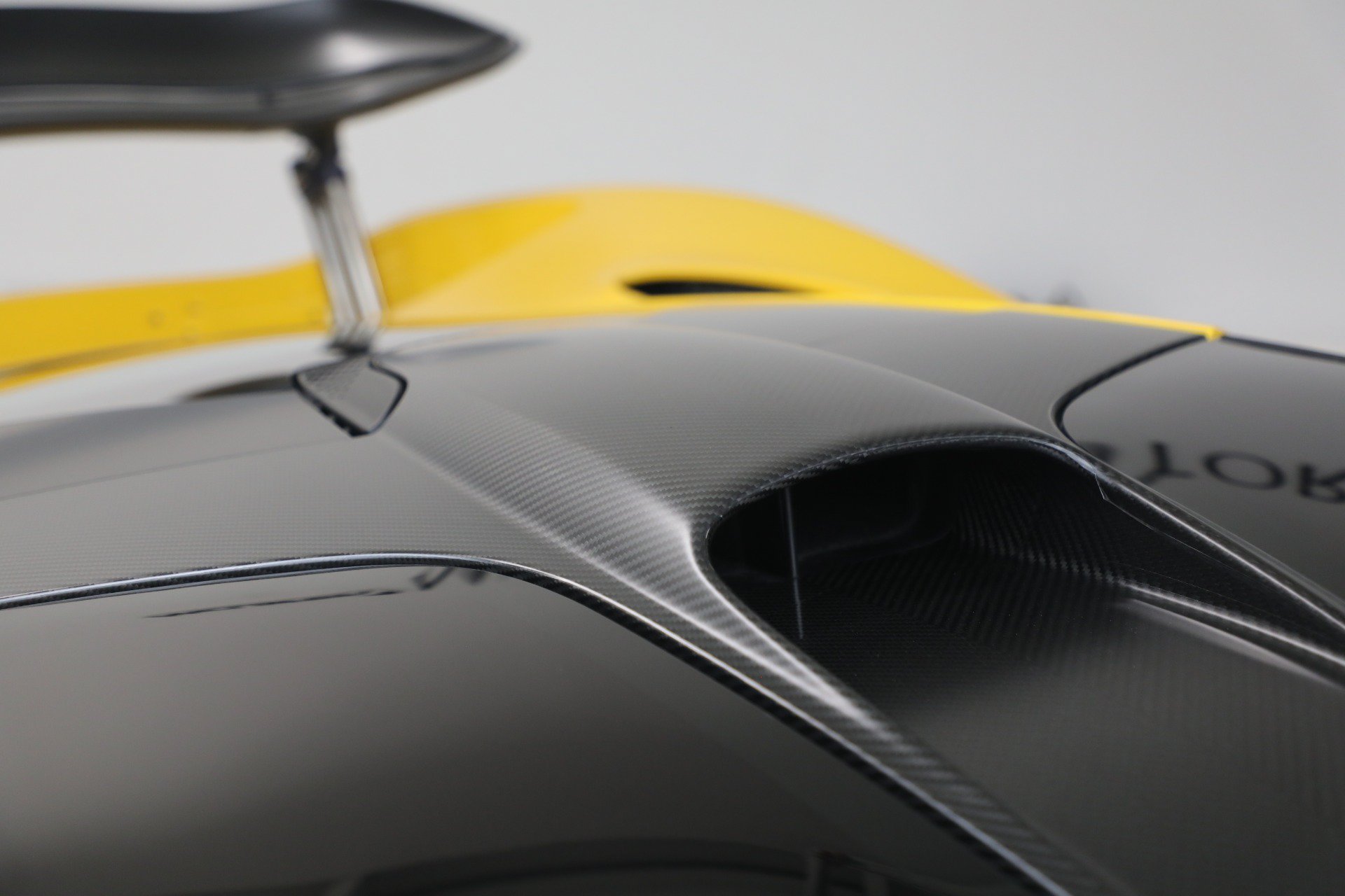 Used 2015 McLaren P1 RWD image 41