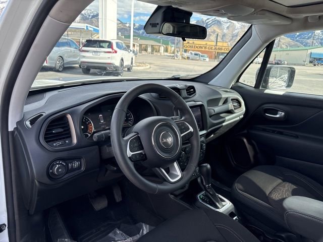 Used 2023 Jeep Renegade Latitude w/ Sun/Sound Group image 10