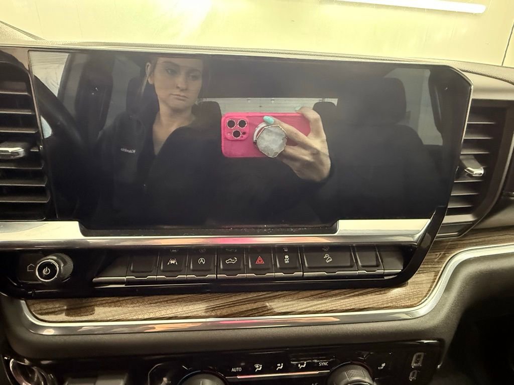 Used 2024 Chevrolet Silverado 1500 LT image 10